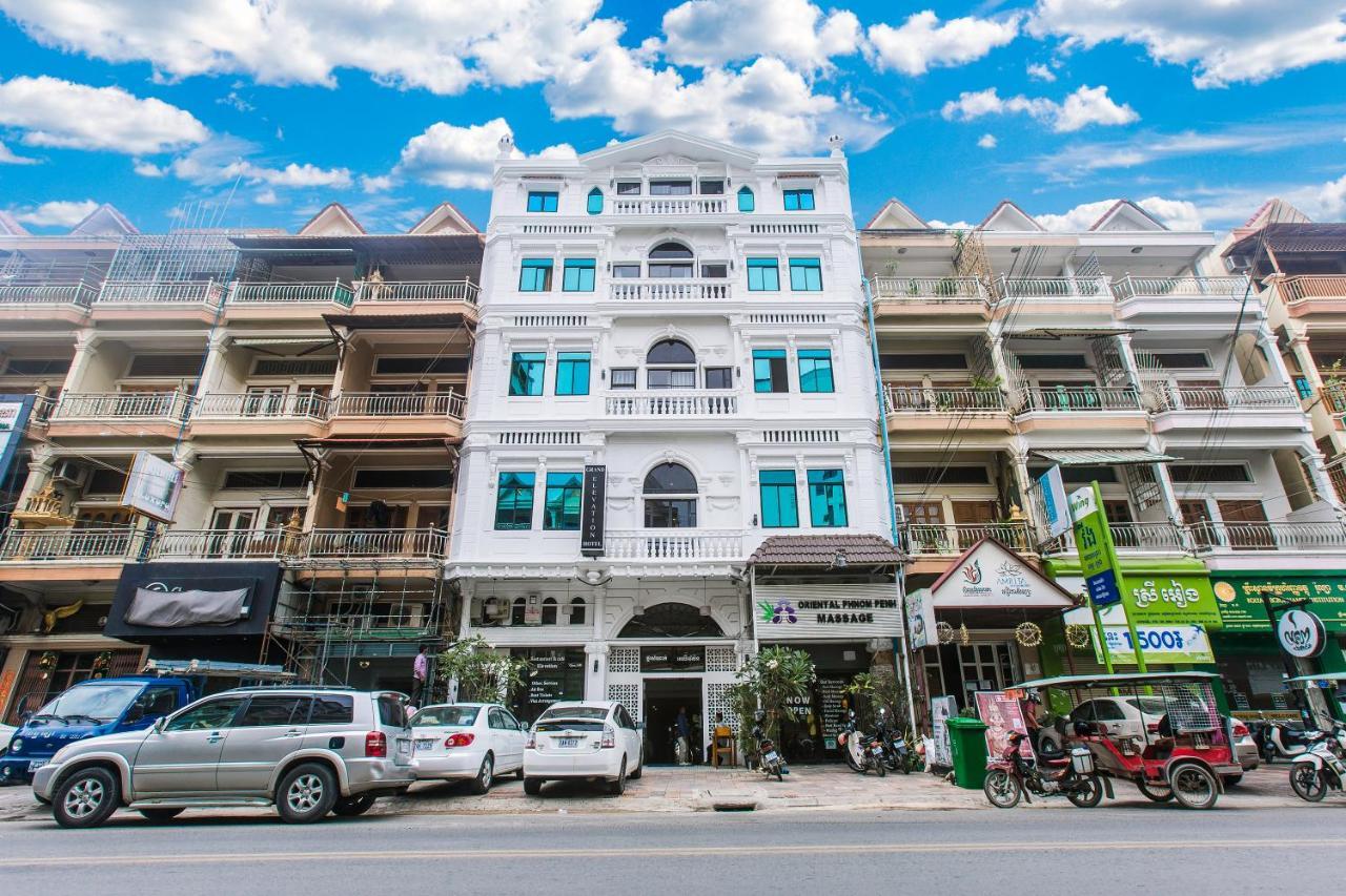 Grand Elevation Hotel Phnom Penh Exterior photo