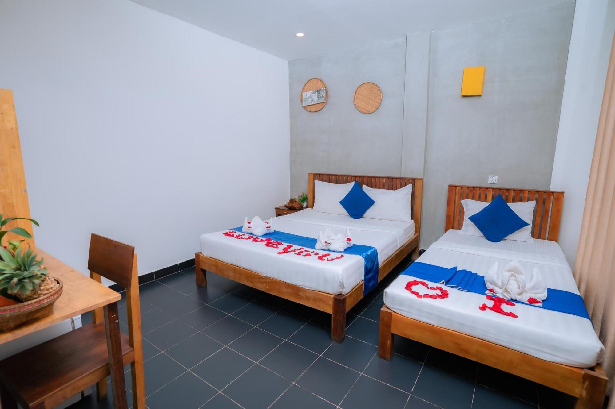 Grand Elevation Hotel Phnom Penh Exterior photo