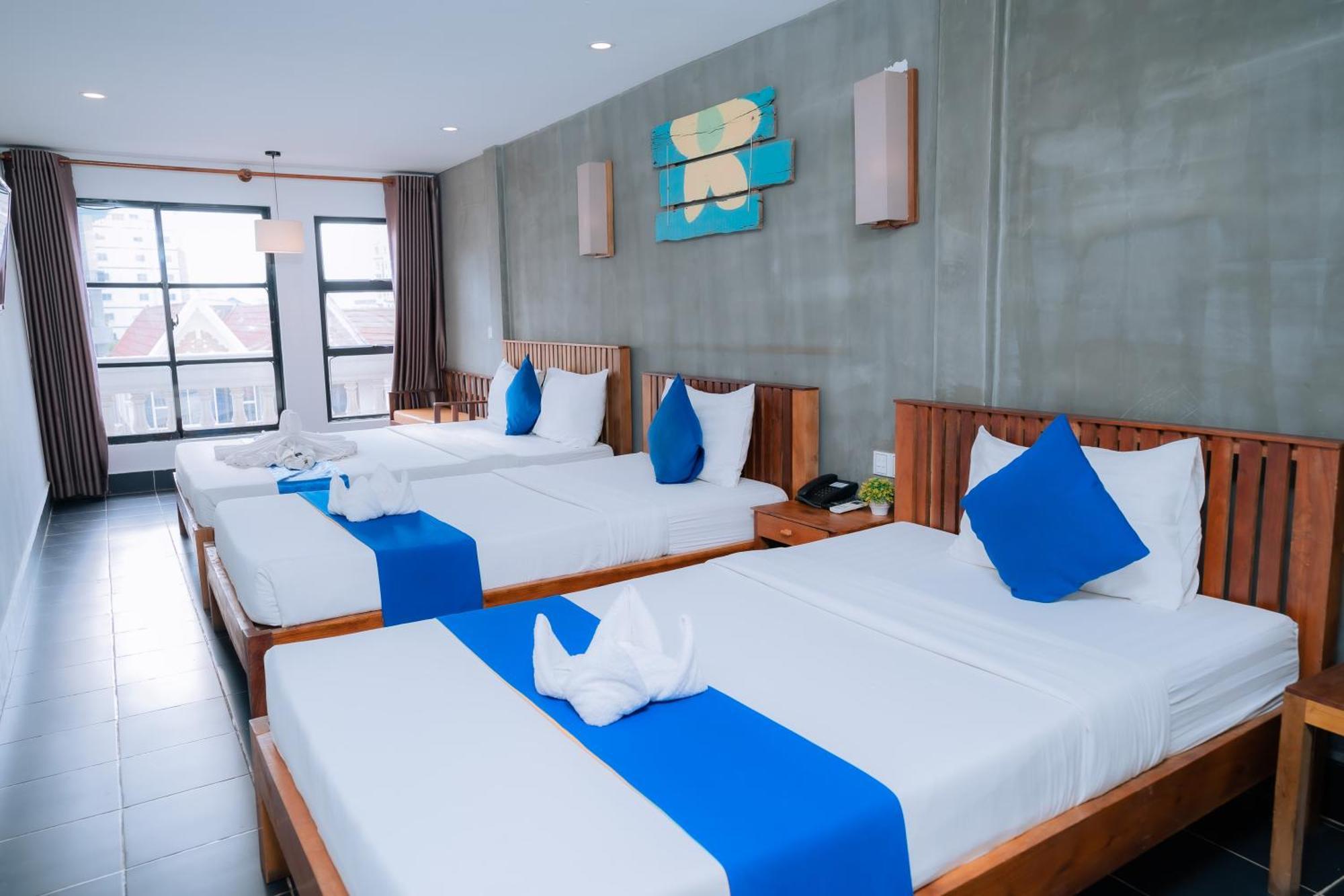Grand Elevation Hotel Phnom Penh Exterior photo
