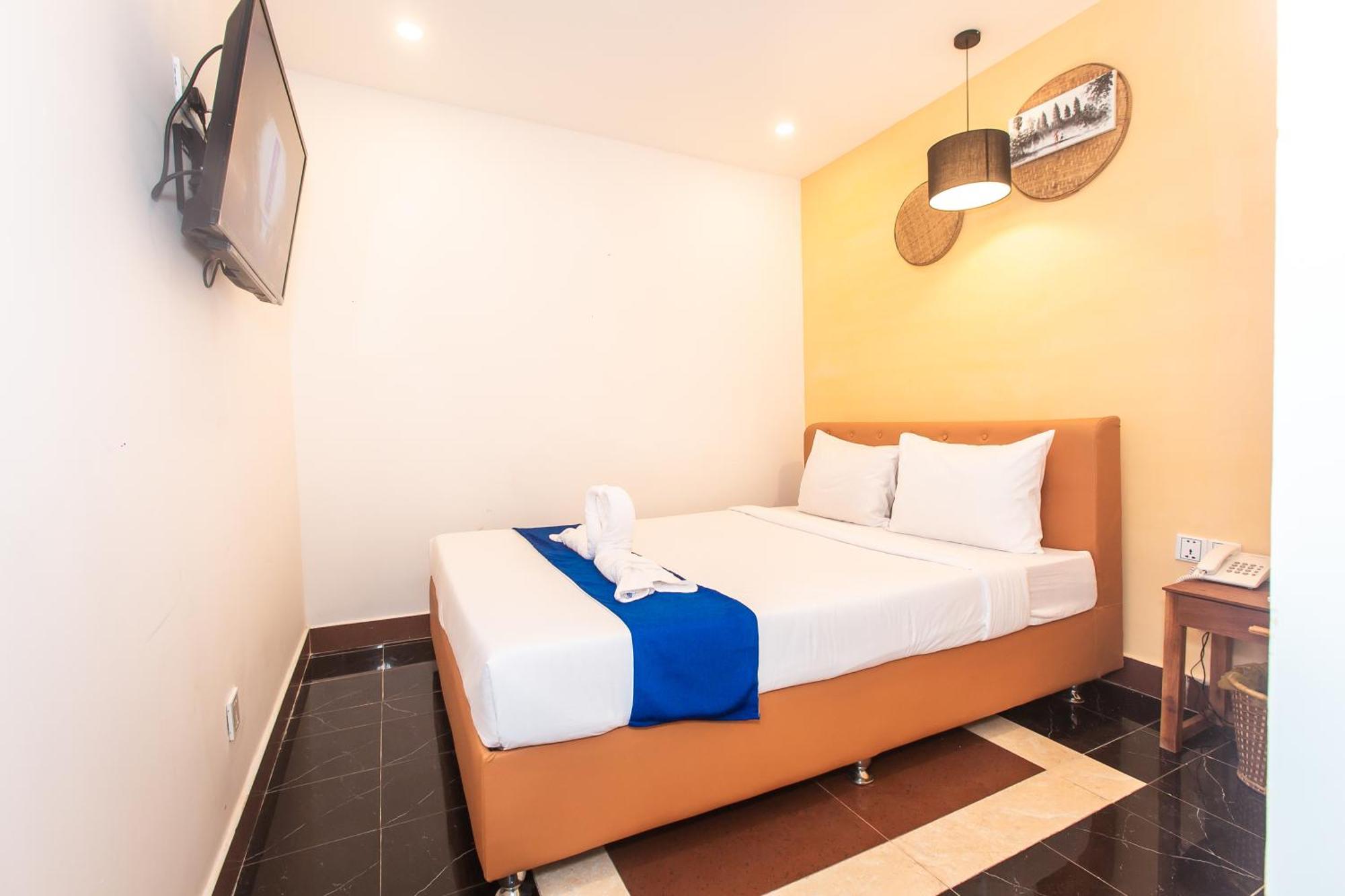Grand Elevation Hotel Phnom Penh Exterior photo